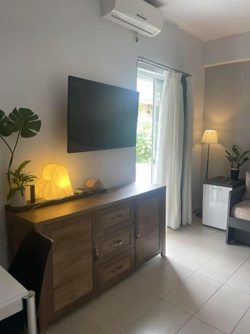 Studio In The Center, 2 Mins From The Beach Λουτράκι Εξωτερικό φωτογραφία
